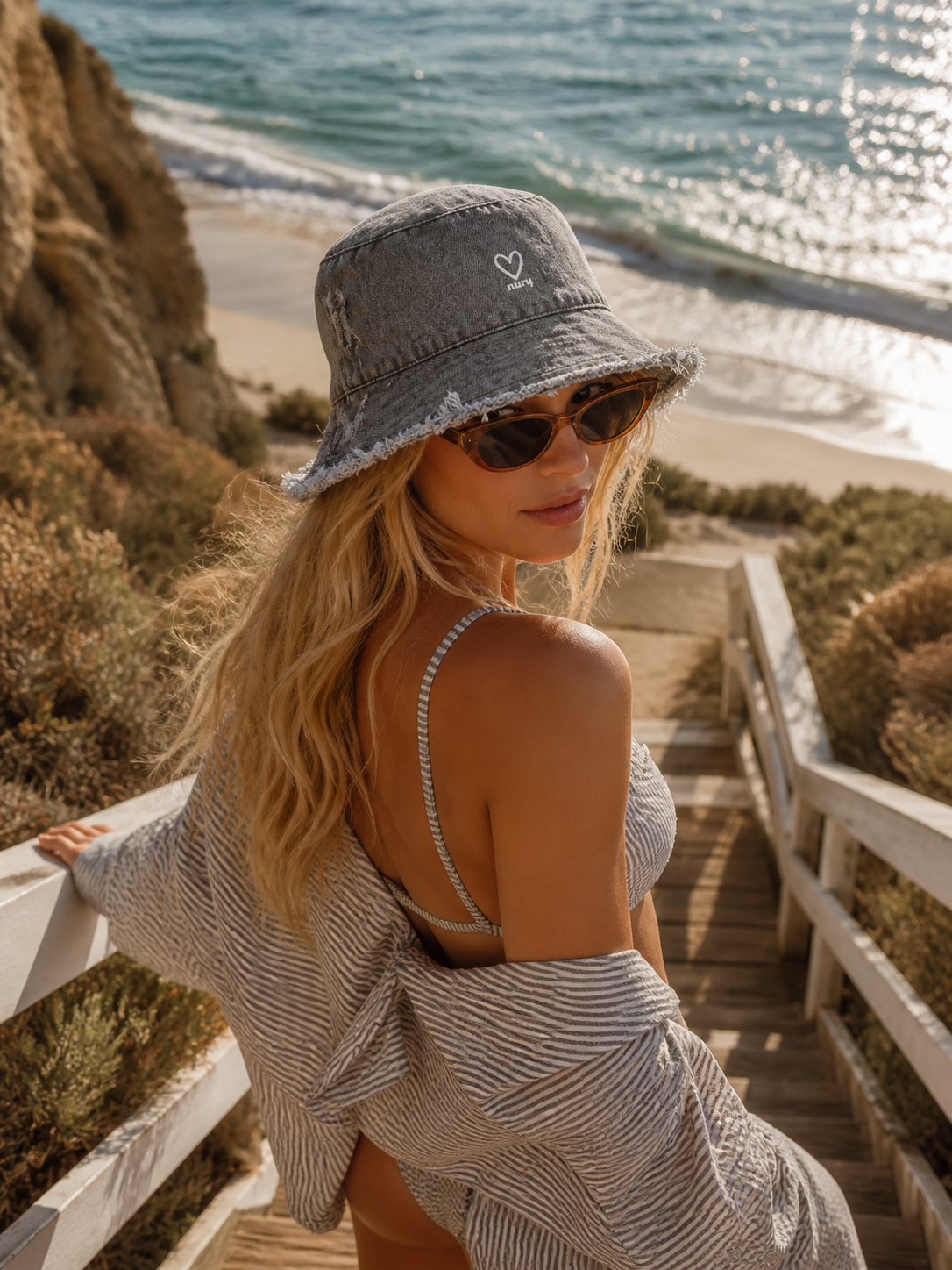 Gray bucket hat detail